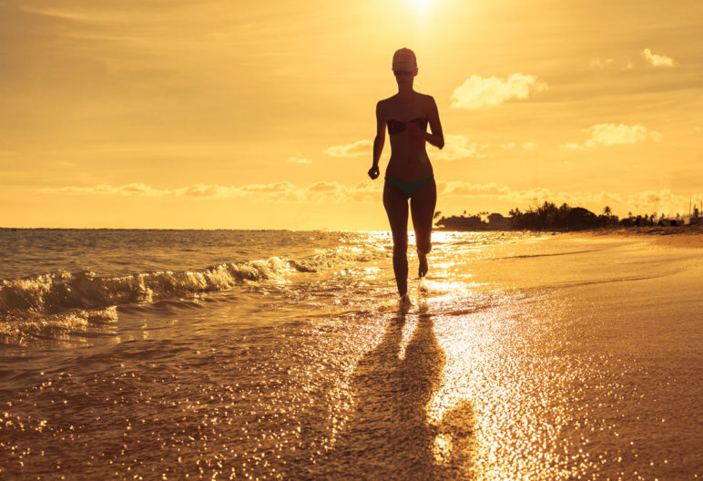 Si puedes correr en verano por la playa, a primera hora de la mañana, no lo dudes (iStock)