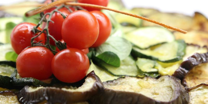 Gracias a su alto contenido en agua y fibra las verduras nos llenan antes que otros alimentos (Pixabay)