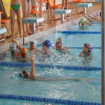 Son muchos los ejercicios que se pueden realizar en la piscina (Sdr Arenas Sección de Natación, Flickr)