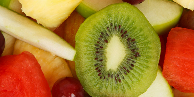 Algunas frutas hay que comerlas con moderación y especialmente entre las comidas principales (Pixabay)