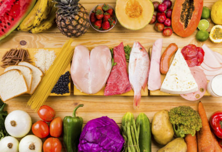 La pirámide alimenticia recoge la clasificación de los alimentos como base de una dieta equilibrada (iStock)