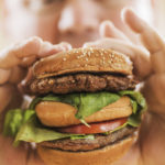 Los alimentos ultraprocesados favorecen la obesidad (iStock)